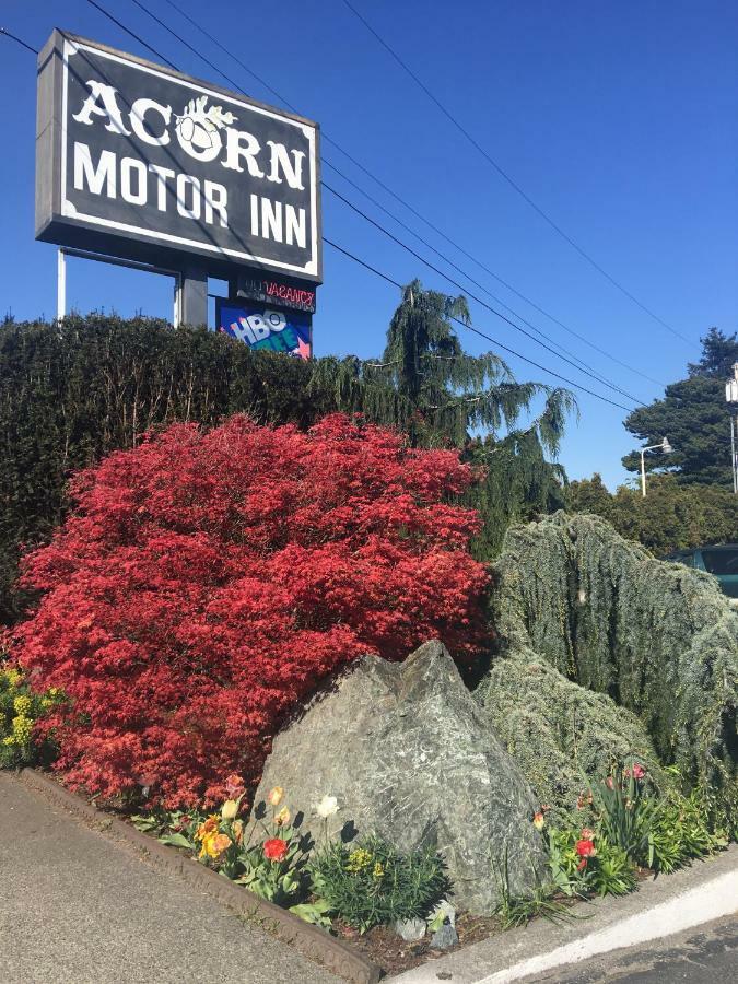 Acorn Motor Inn Oak Harbor Exteriör bild